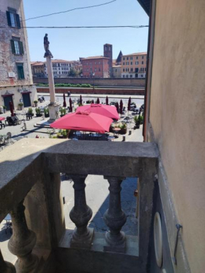 Piazza della Berlina balcony river smart flat